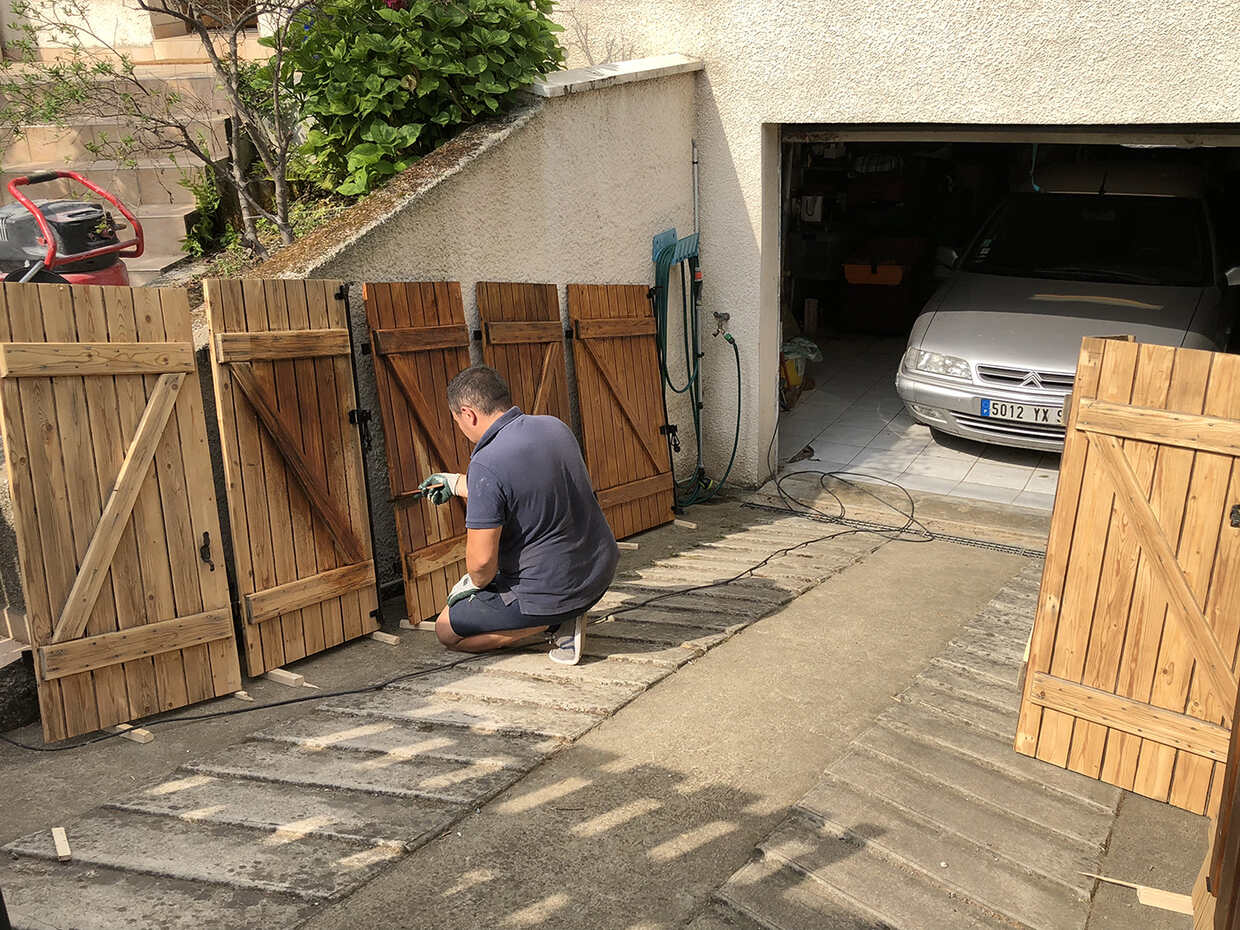 Pose d’un portail — VBS Bâtiment